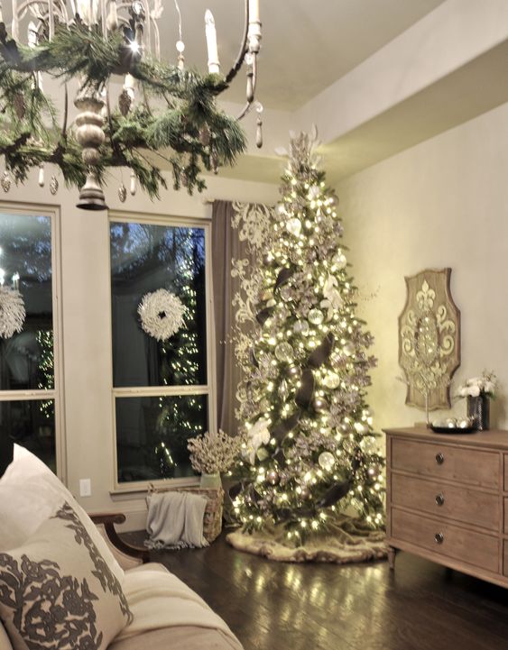 Christmas Living Room Décor To Celebrate The Holidays In Style