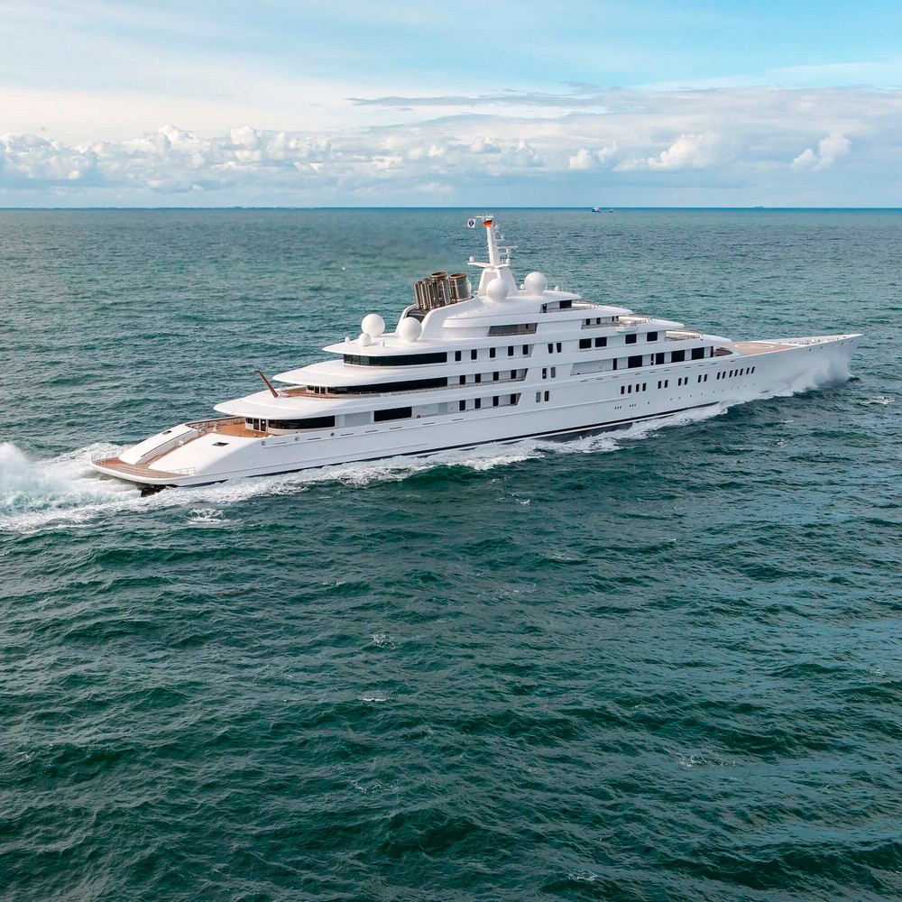 Luxury Yachts The World's Largest Vessels that Shocked the Industry 6