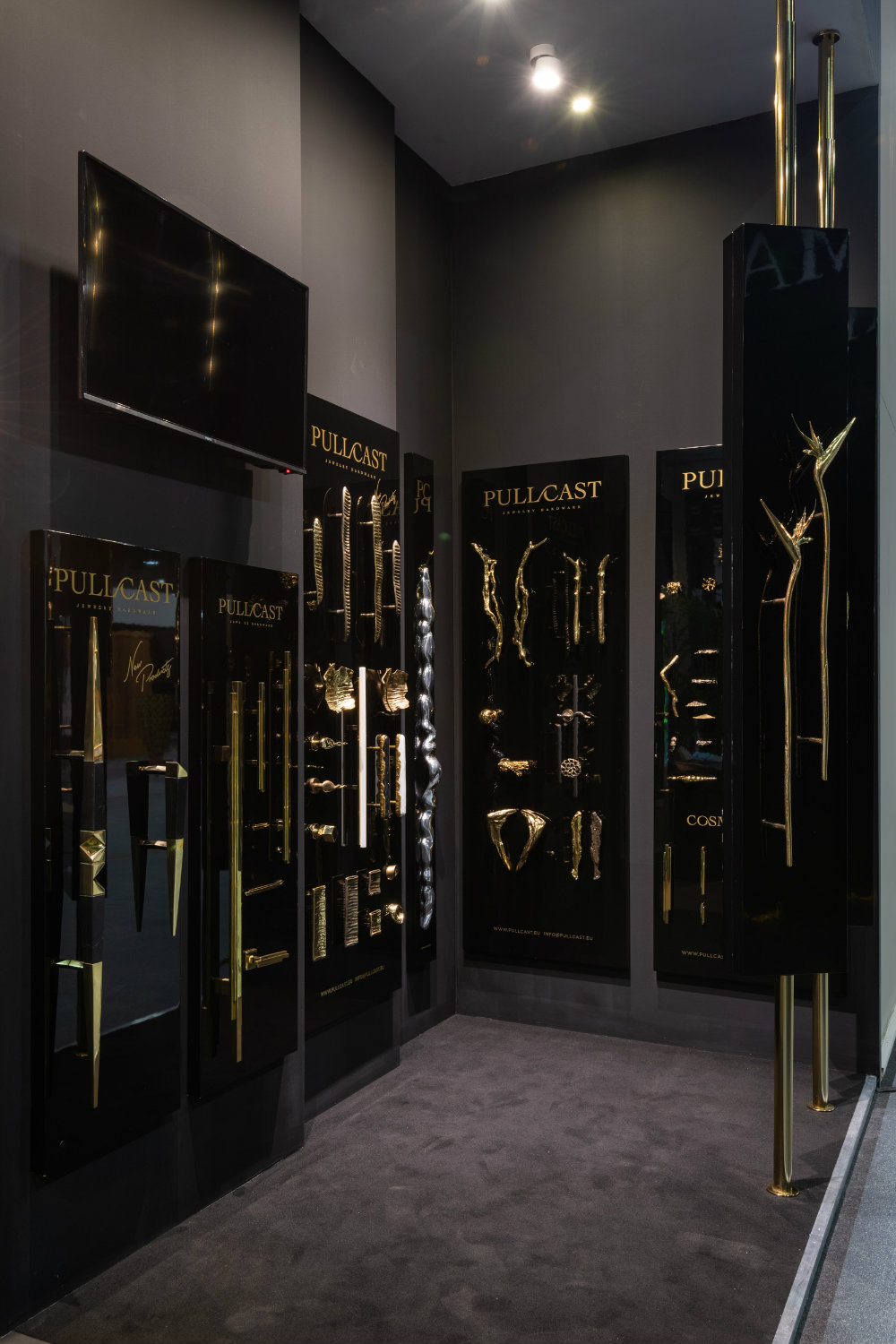 Black & Gold Luxury Hardware