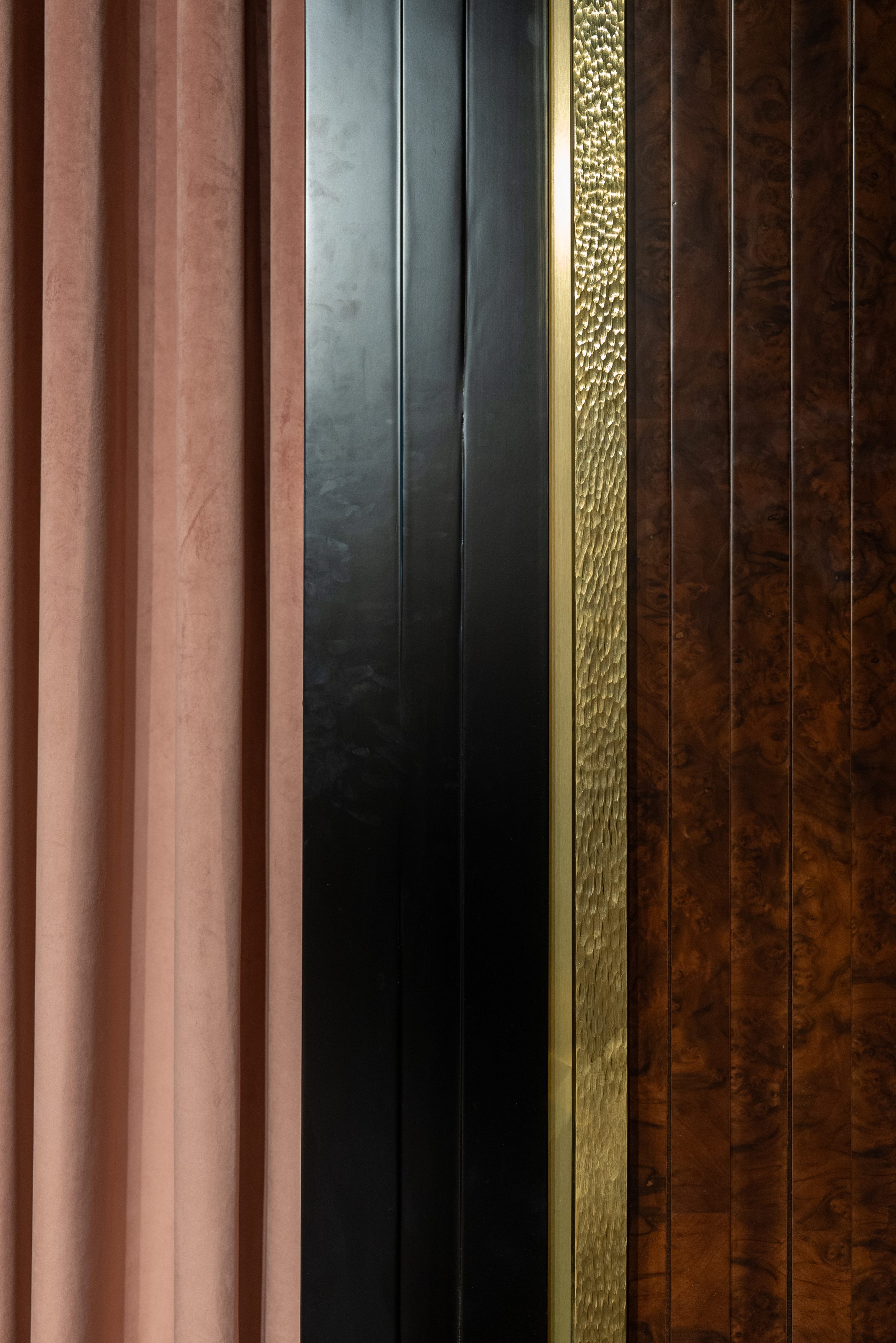 THE DOORWAY TO LUXURY: PULLCAST'S DEBUT OF EXQUISITE DOORS AT SALONE DEL MOBILE