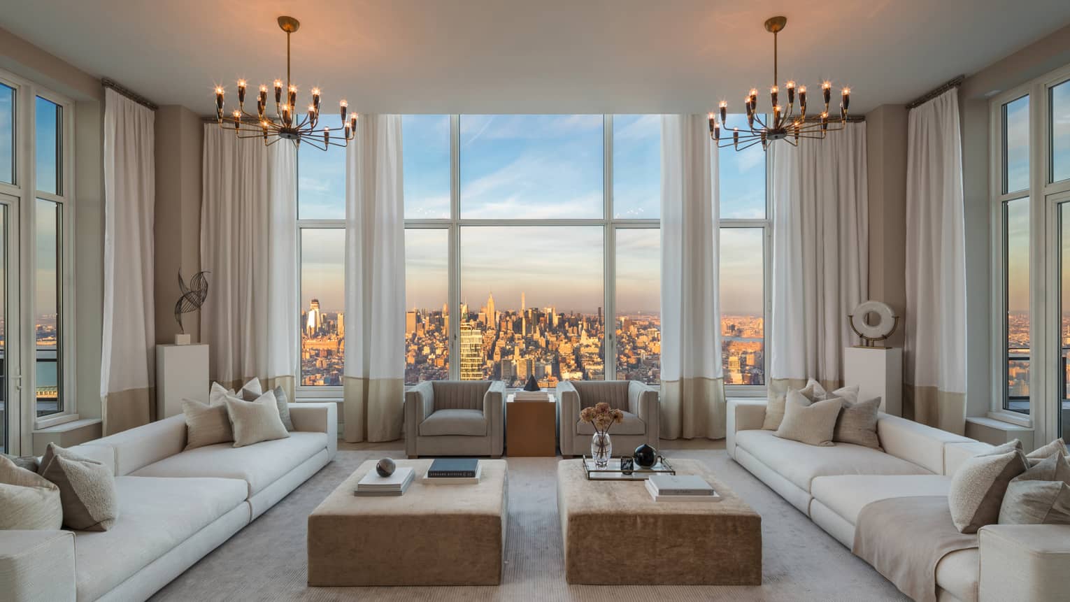 FOUR SEASONS PRIVATE RESIDENCES NEW YORK DOWNTOWN: EXCEPTIONAL LIVING