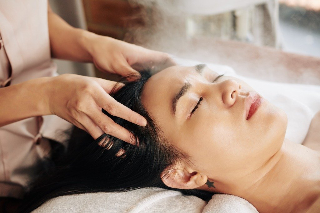 THE JAPANESE HEAD SPA TREND: THE NEW WELLNESS MUST