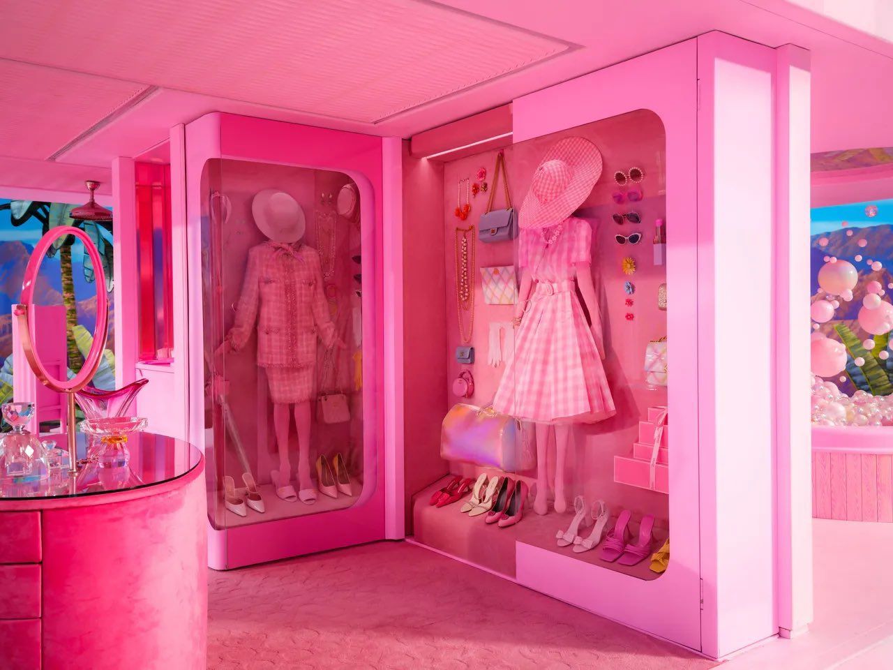 ICONIC MOVIE CLOSETS THAT DEFINE FASHION MOMENTS: FROM CLUELESS TO BARBIE